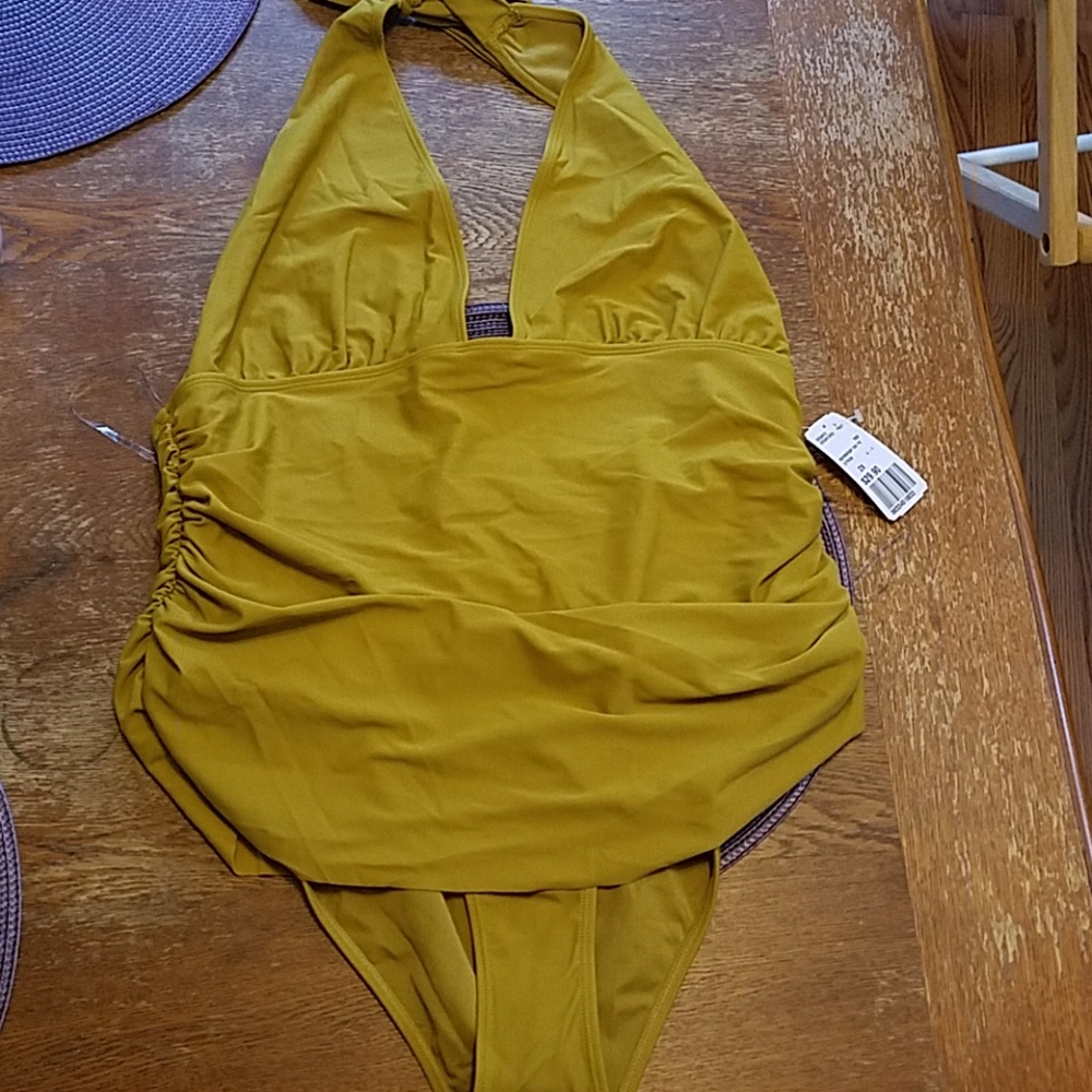 BNWT Forever 21 one piece swimsuit